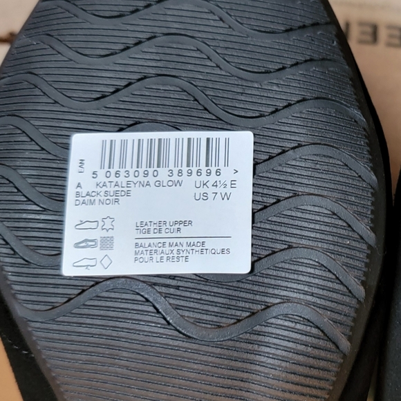 Clarks Womens Kataleyna Glow Ankle Boot  - Black Suede Kitten Heal NWT Sz 7W - Picture 10 of 10